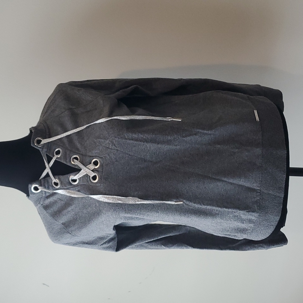 SzXS MK sweatshirt